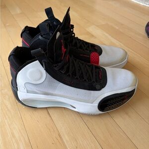 Jordan’s 34 Men’s 9.5